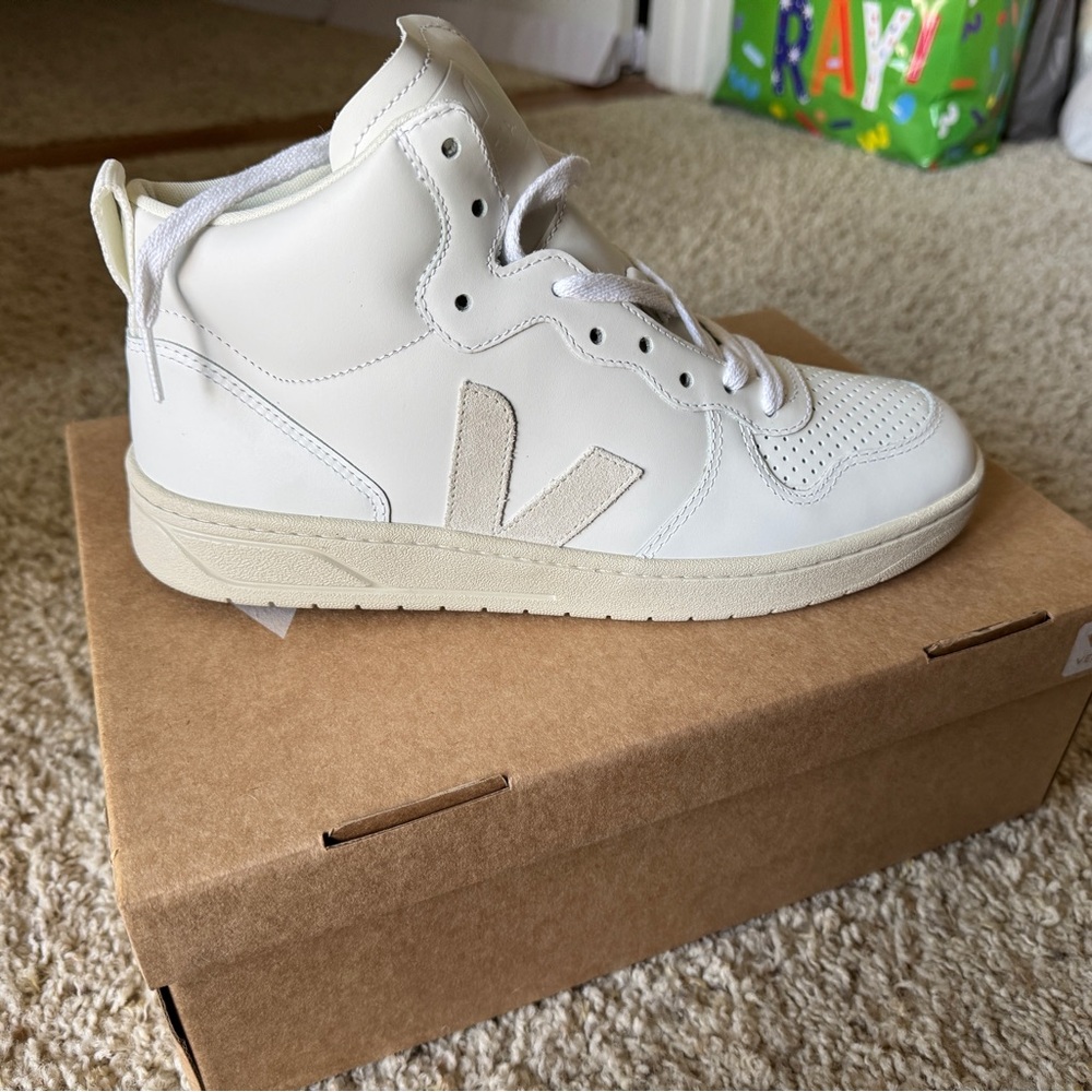 Veja Extra-White Leather Sneakers